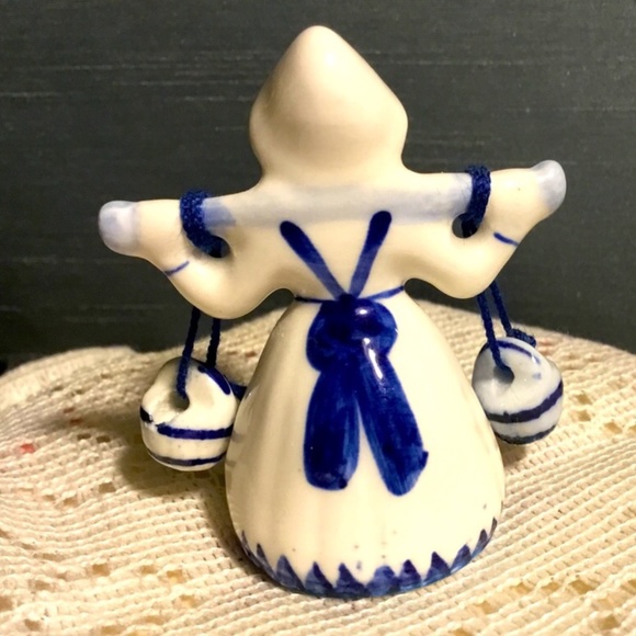 🇳🇱VINTAGE Hand-Painted CERAMIC POTTERY DUTCH WATER GIRL BLUE & WHITE - Picture 3 of 6